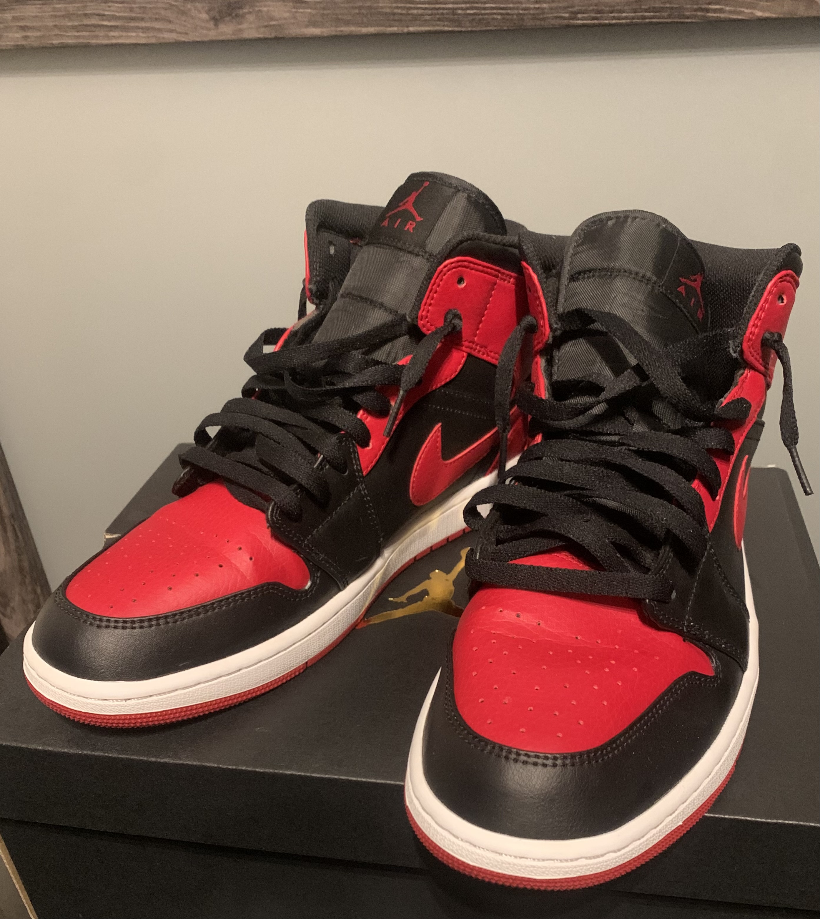 Air Jordan 1 Mid